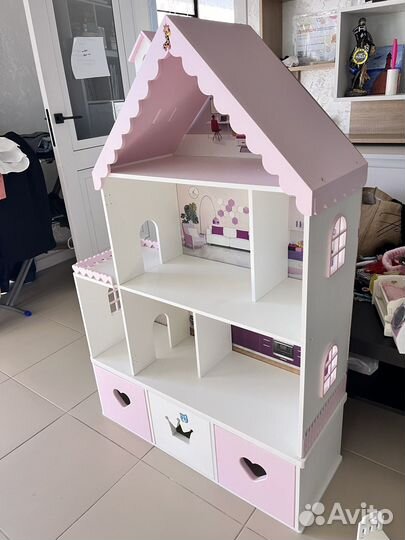 Домик кукольный с мебелью