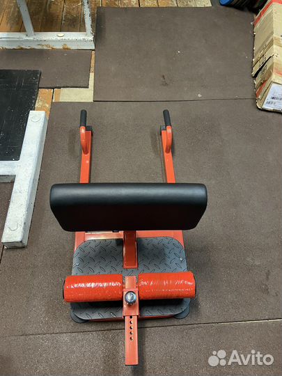 Тренажер для приседаний