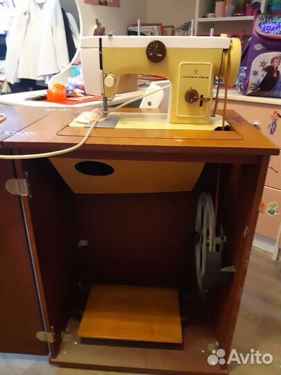 Швейная машина Чайка 132м