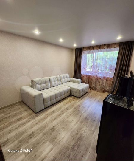 3-к. квартира, 56 м², 1/5 эт.