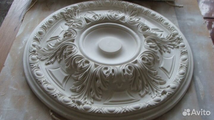 Розетка потолочная накладная гипсовая