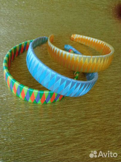 Ободок оплетëнный атласными лентами