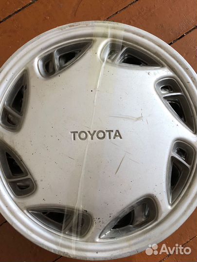 Декоративные колпаки Toyota