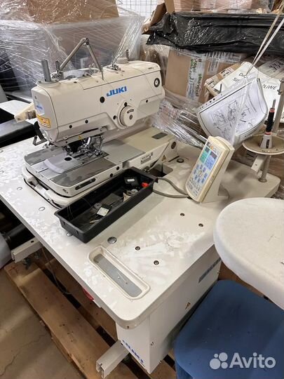 Петельная машина с глазком juki MEB3200S