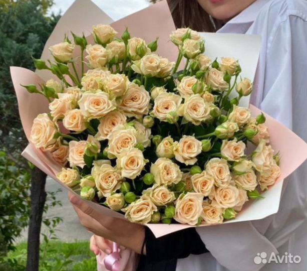 Розы. Букет кустовых роз. Цветы