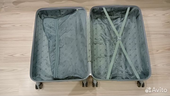 Чемодан на колесах большой xl