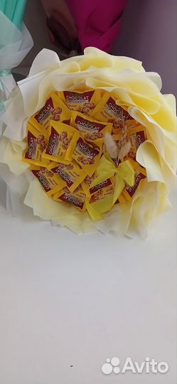 Сладкий букет из конфет