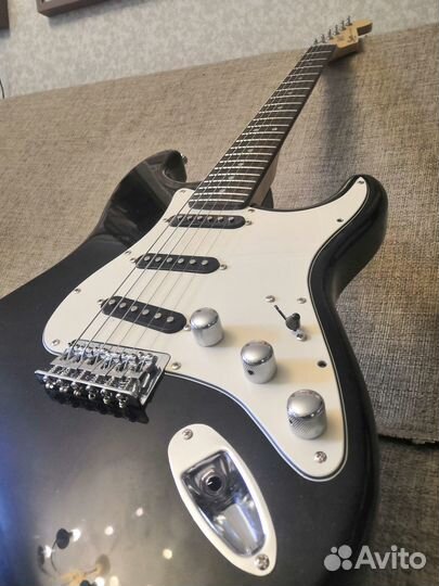Squier by Fender Stratocaster