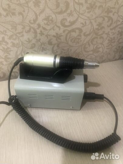 Аппарат для маникюра и педикюра