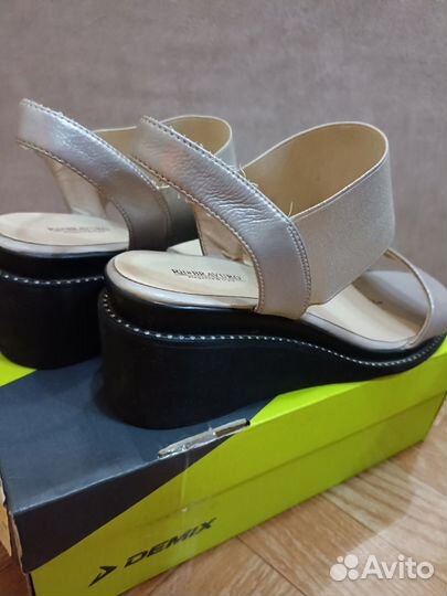 Босоножки женские