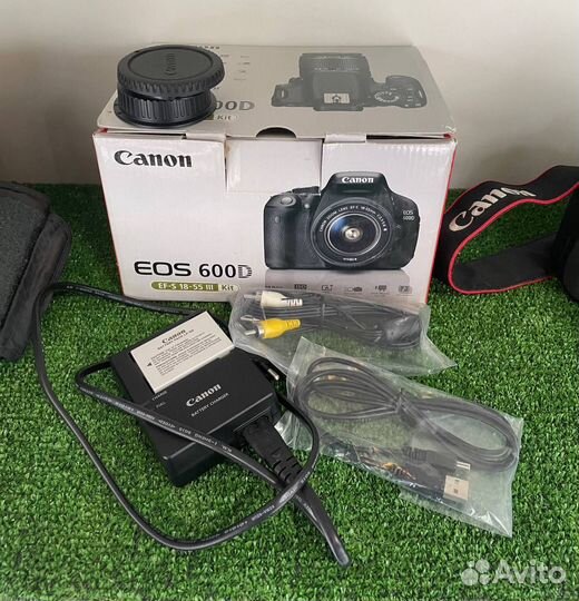 Фотоаппарат Canon EOS 600D полный комплект