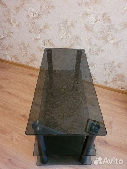 Стеклянная тумба под тв