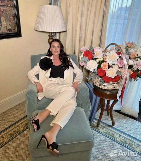 Брошь-цветок из шелка 20 см