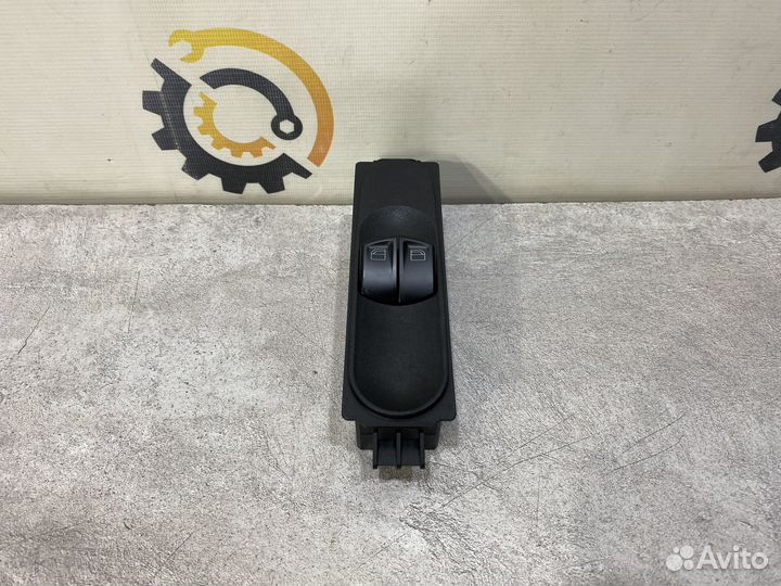 Блок кнопок стеклоподъемников Mercedes A6395451513