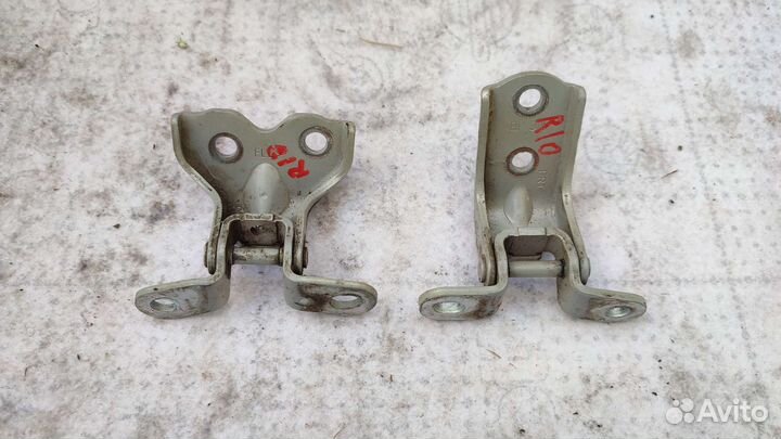 Петли двери передней левой Kia Rio 3