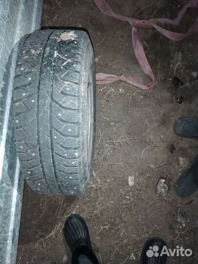 Bridgestone Blizzak LM-20 175/65 R4 93D