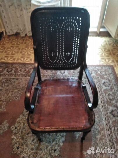 Старинное полукресло