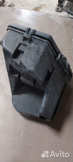 Корпус предохранителей на Cadillac CTS