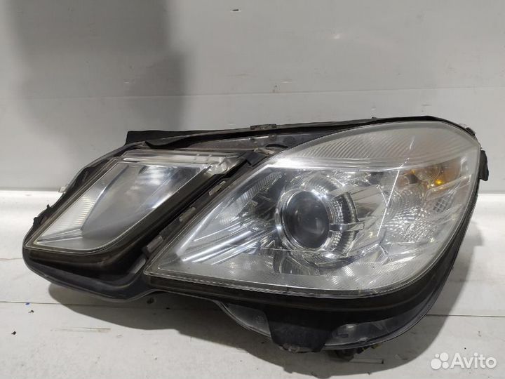 Фара левая Mercedes-Benz E-Class