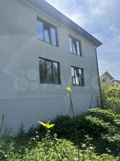 Дом 297,5 м² на участке 4,4 сот.