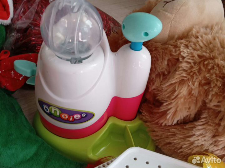 Книги и игрушки пакетом