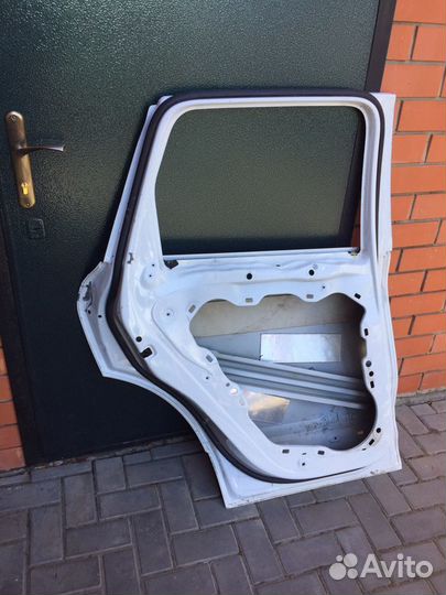 Дверь задняя левая Volkswagen Touareg NF 2