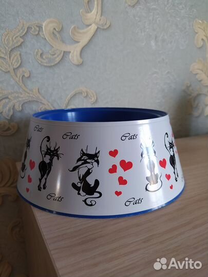 Миска для кошек и собак