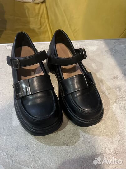 Продам туфли для школы