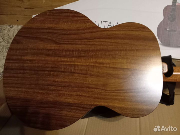 Акустическая гитара