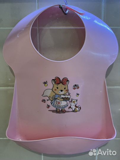 Нагрудник пластиковый