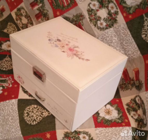 Шкатулка для украшений