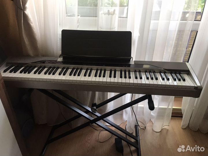 Продается электронное пианино casio privia PX-110