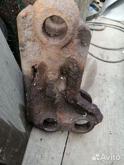 Скоба навески дт - 75