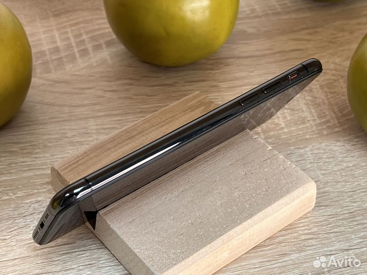 iPhone Xs, 64 ГБ