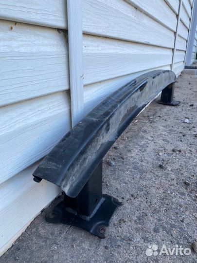 Усилитель бампера задний Volkswagen Jetta5 седан