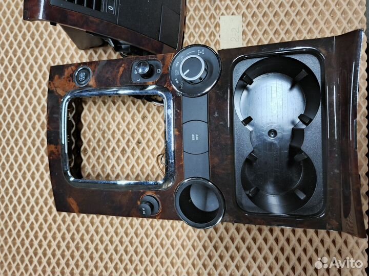 Консоль селектора АКПП Volkswagen Touareg 7LA