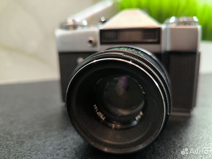 Плёночный фотоаппарат Зенит - Е