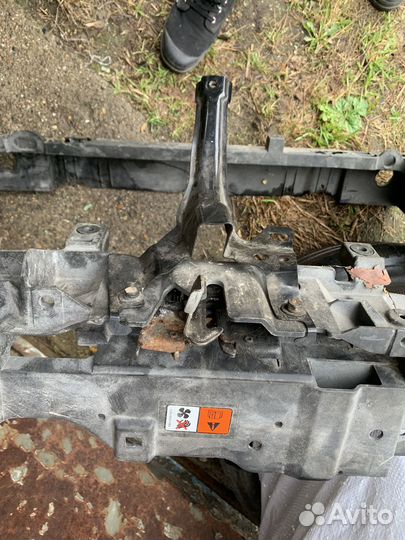 Передняя панель радиатора мазда CX-7 2006