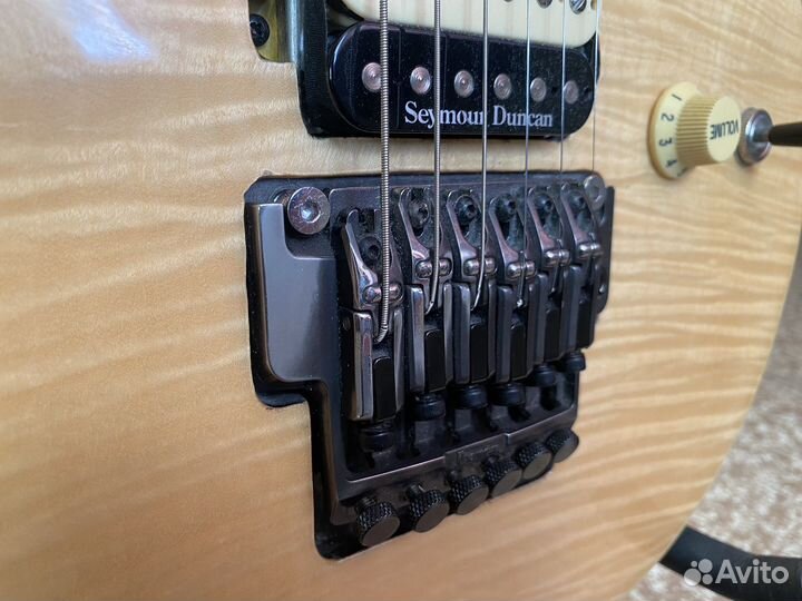 Электрогитара 