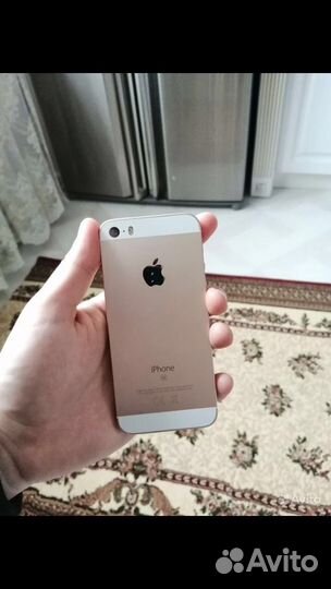 iPhone SE, 32 ГБ