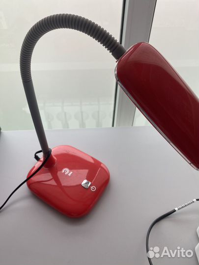 Настольная лампа