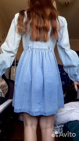 Джинсовое платье с декольте