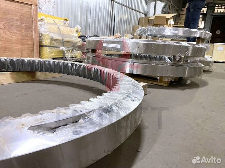 Опорно-поворотный круг Hitachi ZX280LCN-3 9245728