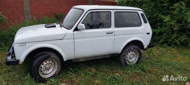 LADA 4x4 (Нива) 1.7 МТ, 1999, 150 000 км