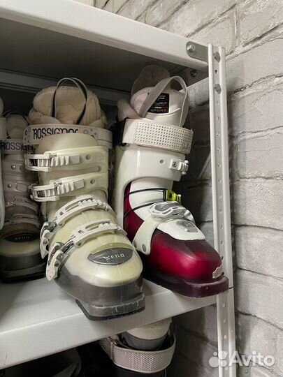 Горнолыжные ботинки женские