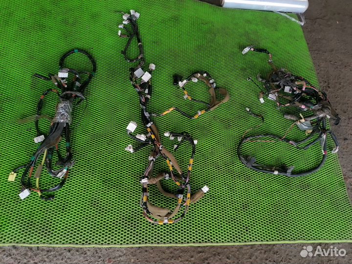 Проводка салона потолка на Lexus RX 2003-2009