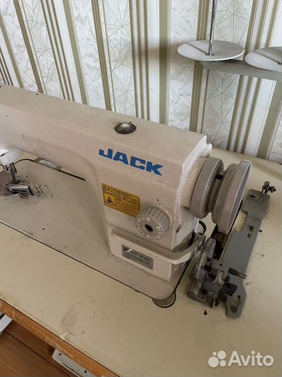 Промышленная швейная машина jack F4