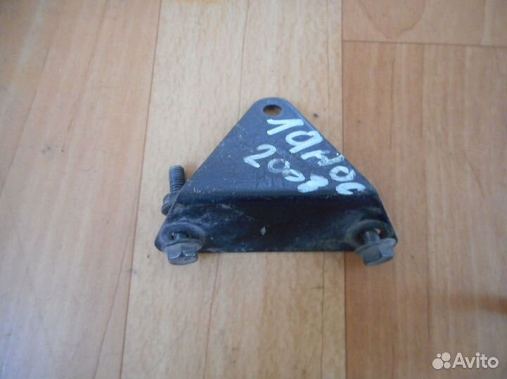 Кронштейн Chevrolet Lanos (2005–2009)