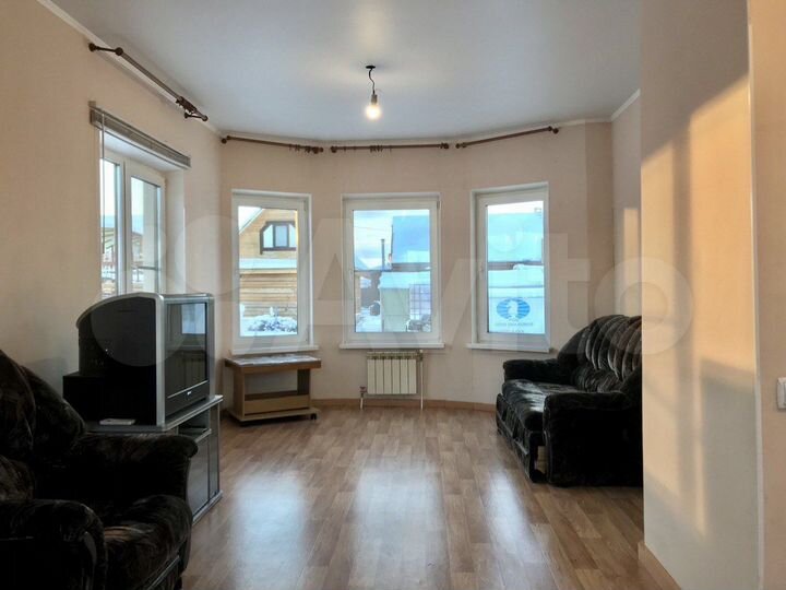 Дом 127 м² на участке 8,2 сот.