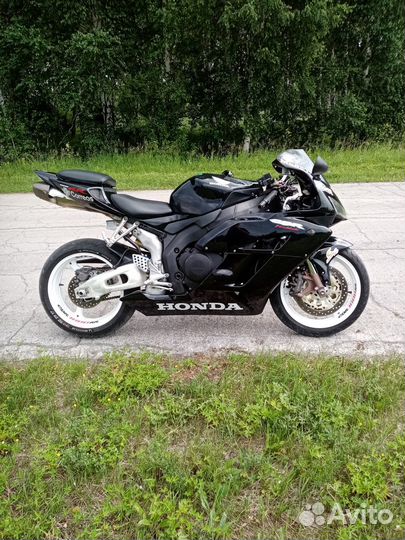 Honda CBR fireblade 1000rr 2007г.в